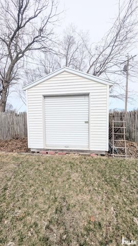 323 W HILDA Court, Chillicothe, IL 61523