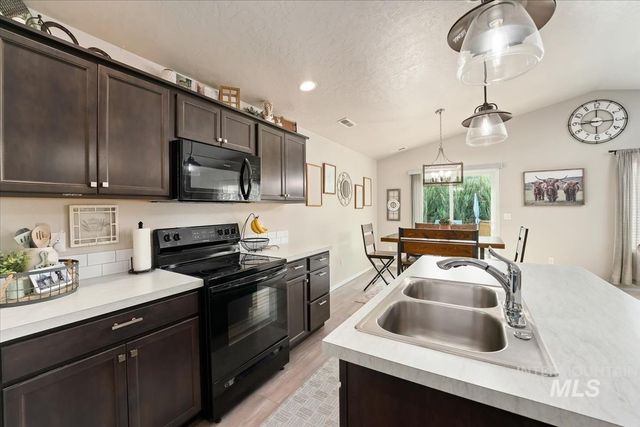11555 Stockbridge Way, Caldwell, ID 83605