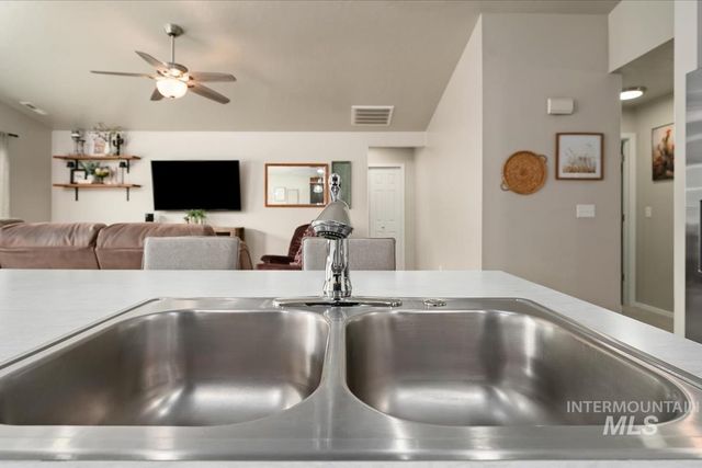 11555 Stockbridge Way, Caldwell, ID 83605