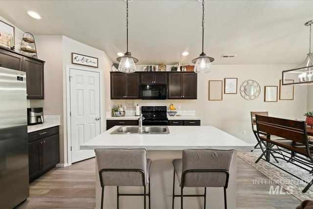 11555 Stockbridge Way, Caldwell, ID 83605