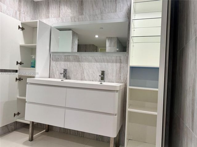 2000 Towerside Ter 1501, Miami, FL 33138