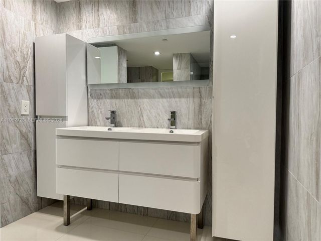 2000 Towerside Ter 1501, Miami, FL 33138