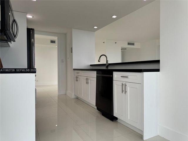 2000 Towerside Ter 1501, Miami, FL 33138