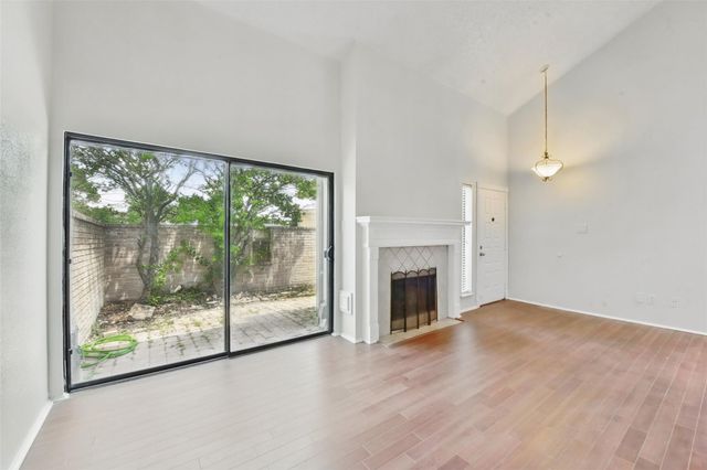 3126 Windchase Boulevard 421, Houston, TX 77082