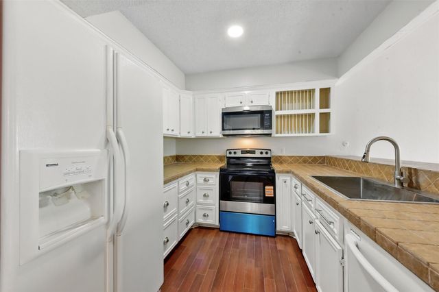 3126 Windchase Boulevard 421, Houston, TX 77082