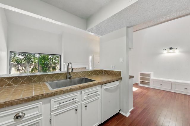 3126 Windchase Boulevard 421, Houston, TX 77082