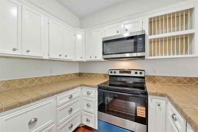 3126 Windchase Boulevard 421, Houston, TX 77082