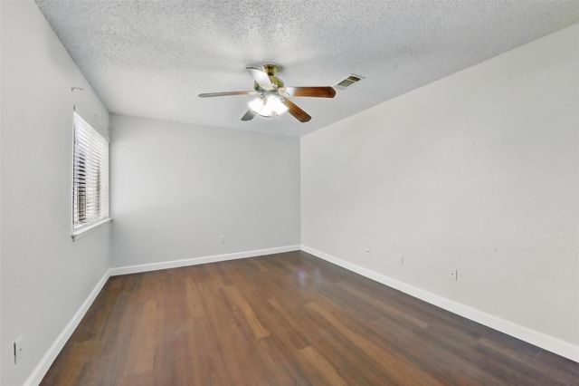 3126 Windchase Boulevard 421, Houston, TX 77082
