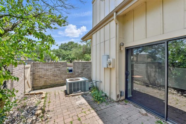 3126 Windchase Boulevard 421, Houston, TX 77082