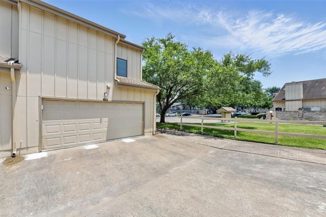 3126 Windchase Boulevard 421, Houston, TX 77082