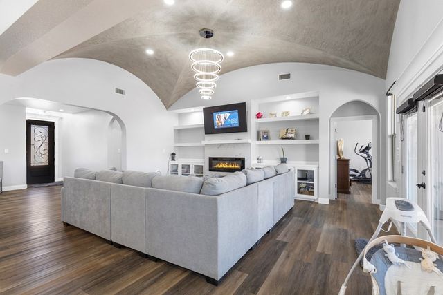 4861 W 29th St, Odessa, TX 79764