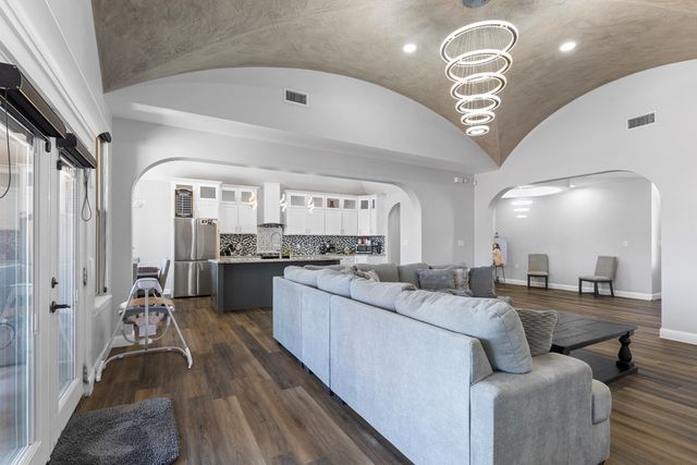 4861 W 29th St, Odessa, TX 79764