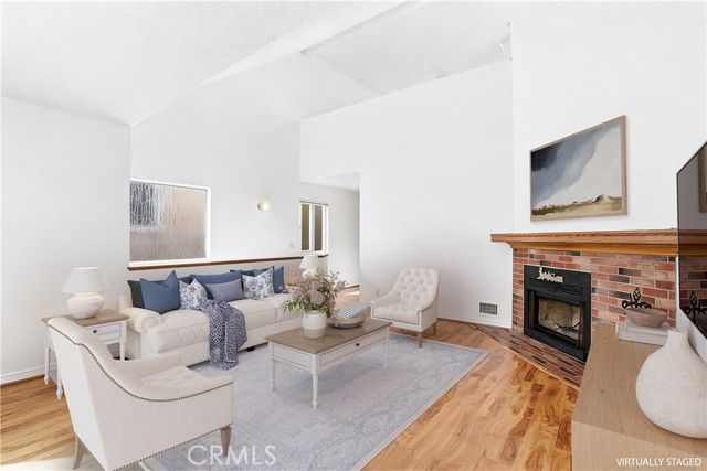 121 Alabama, Huntington Beach, CA 92648