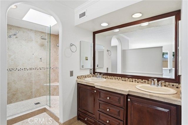 121 Alabama, Huntington Beach, CA 92648