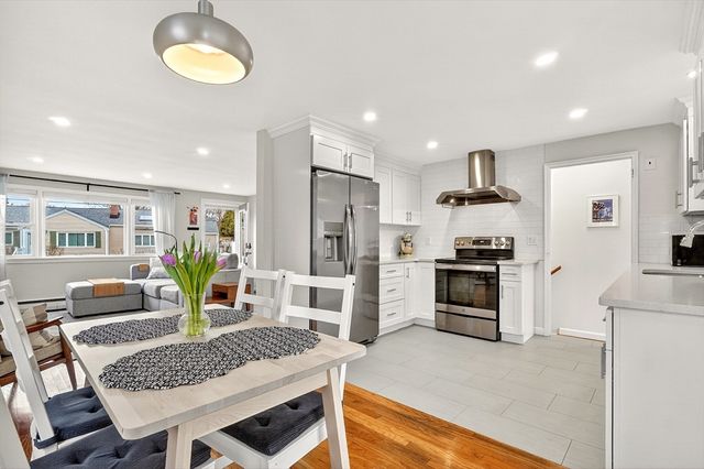 13 Carson Rd, Woburn, MA 01801