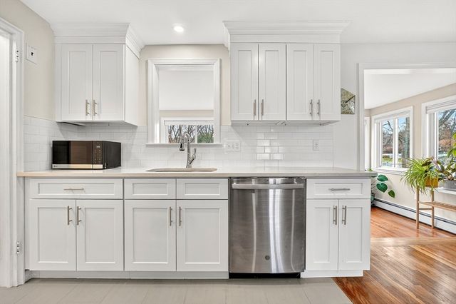 13 Carson Rd, Woburn, MA 01801