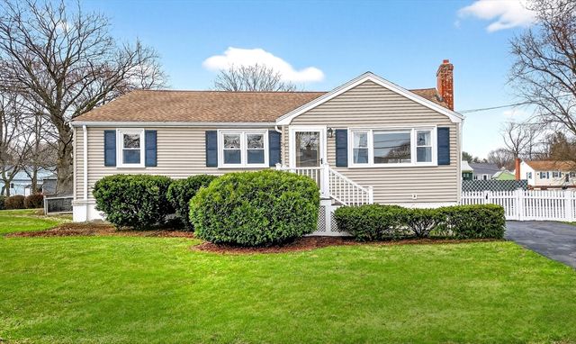 13 Carson Rd, Woburn, MA 01801