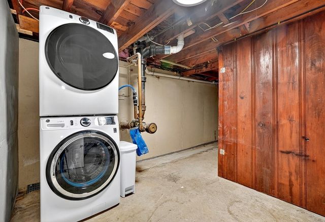 13 Carson Rd, Woburn, MA 01801