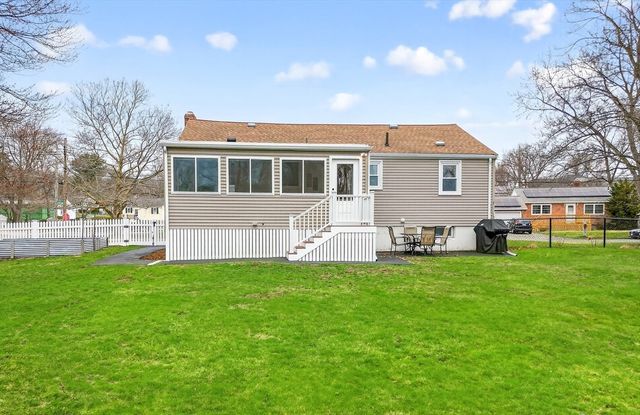 13 Carson Rd, Woburn, MA 01801