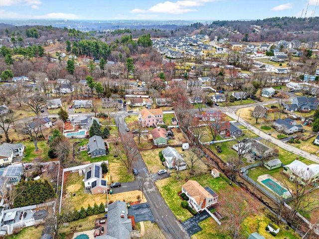 13 Carson Rd, Woburn, MA 01801