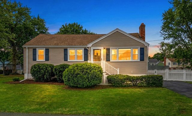 13 Carson Rd, Woburn, MA 01801