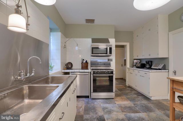 140 EVANS HILL RD, Reading, PA 19608