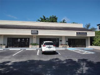 3805 WEST SHORE, Tampa, FL 33611