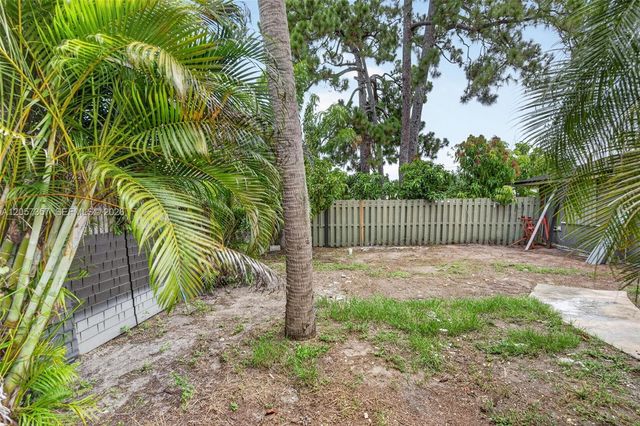 1041 Sanger Street, Port Charlotte, FL 33952