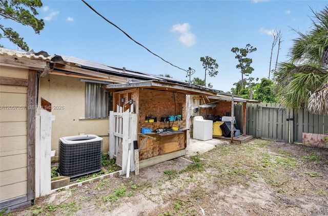 1041 Sanger Street, Port Charlotte, FL 33952