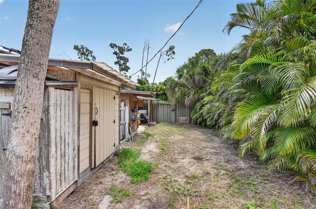 1041 Sanger Street, Port Charlotte, FL 33952