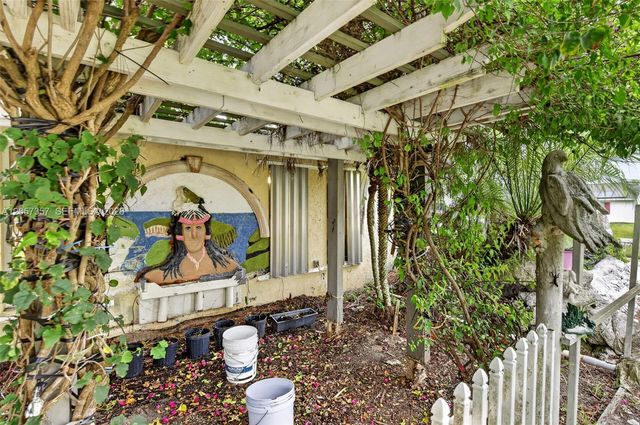 1041 Sanger Street, Port Charlotte, FL 33952