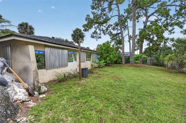 1041 Sanger Street, Port Charlotte, FL 33952