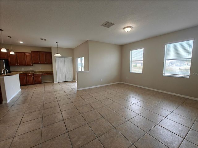 2221 GRANTHAM AVENUE, Davenport, FL 33837