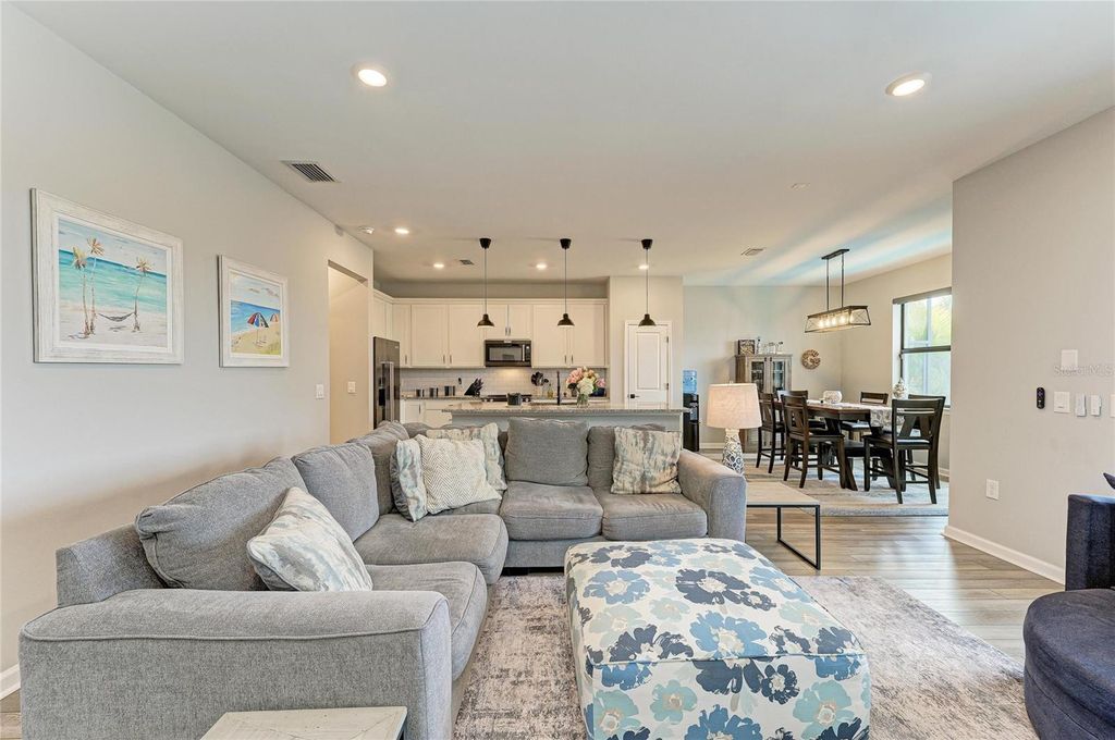 Image 14 of property listing at 16314 PINE MIST DRIVE, Bradenton, FL 34211