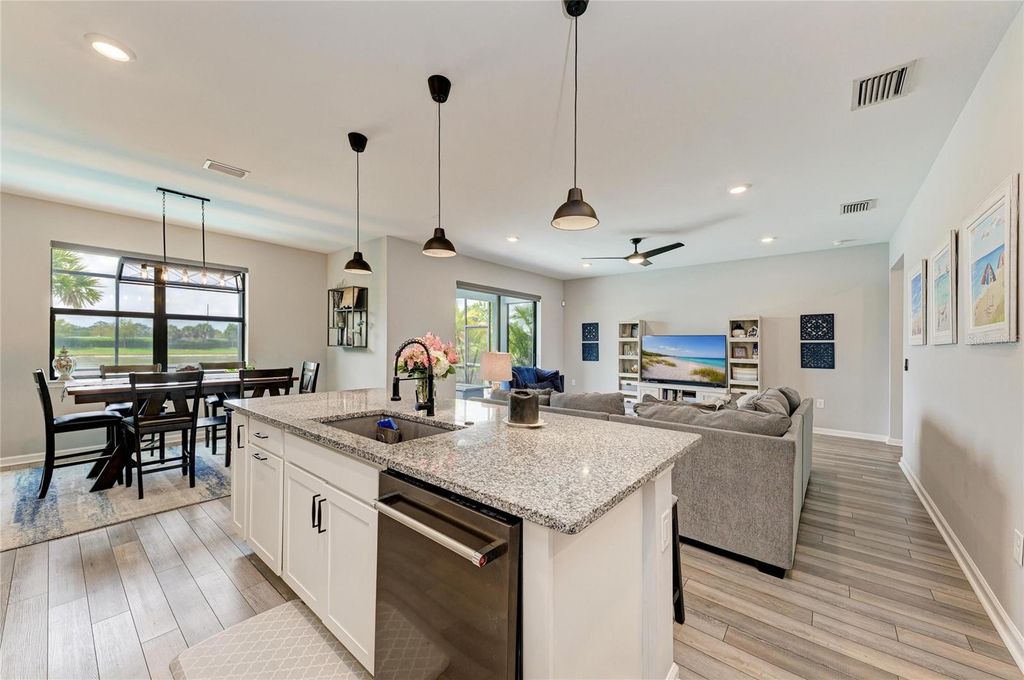 Image 20 of property listing at 16314 PINE MIST DRIVE, Bradenton, FL 34211