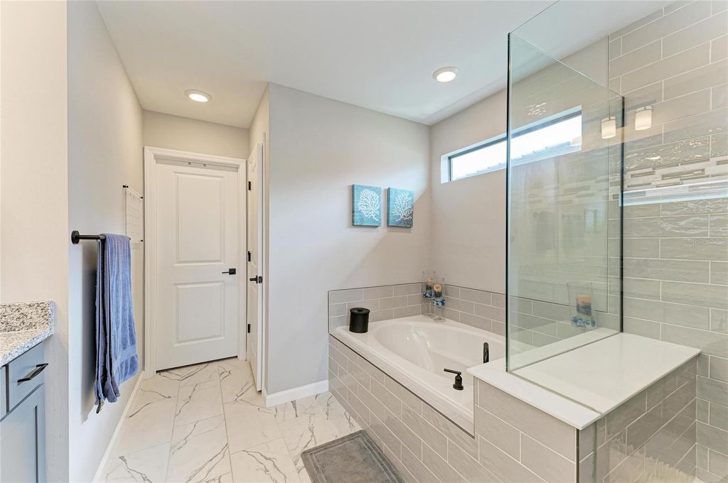 Image 39 of property listing at 16314 PINE MIST DRIVE, Bradenton, FL 34211