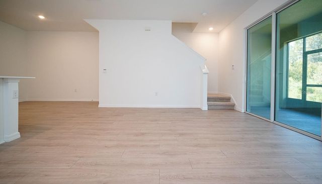 32533 MIDSUMMER NIGHT LANE, Wesley Chapel, FL 33543