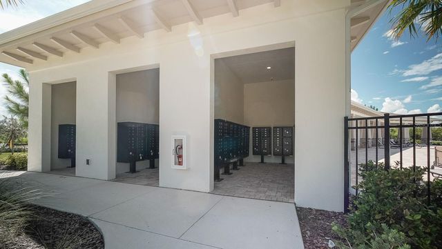 32533 MIDSUMMER NIGHT LANE, Wesley Chapel, FL 33543