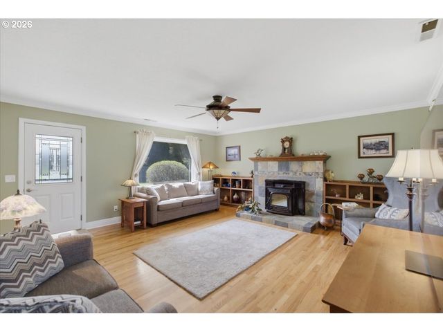 16770 S SWAN Ave, Oregon City, OR 97045