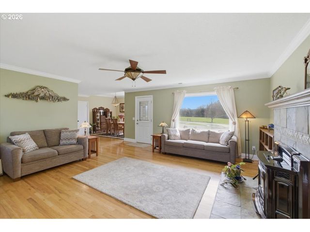 16770 S SWAN Ave, Oregon City, OR 97045