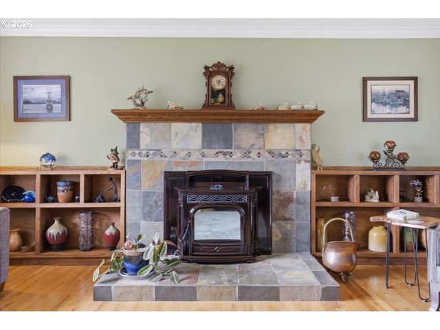 16770 S SWAN Ave, Oregon City, OR 97045