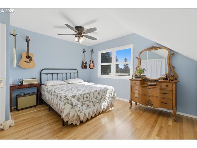 16770 S SWAN Ave, Oregon City, OR 97045