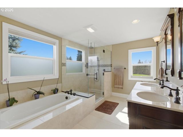 16770 S SWAN Ave, Oregon City, OR 97045