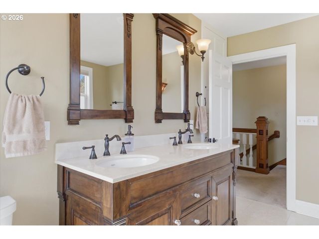 16770 S SWAN Ave, Oregon City, OR 97045