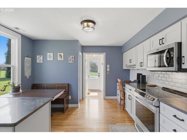 16770 S SWAN Ave, Oregon City, OR 97045