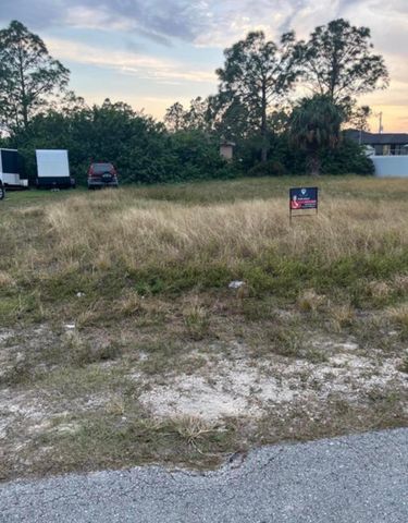 3829 23rd Street W, Lehigh Acres, FL 33971