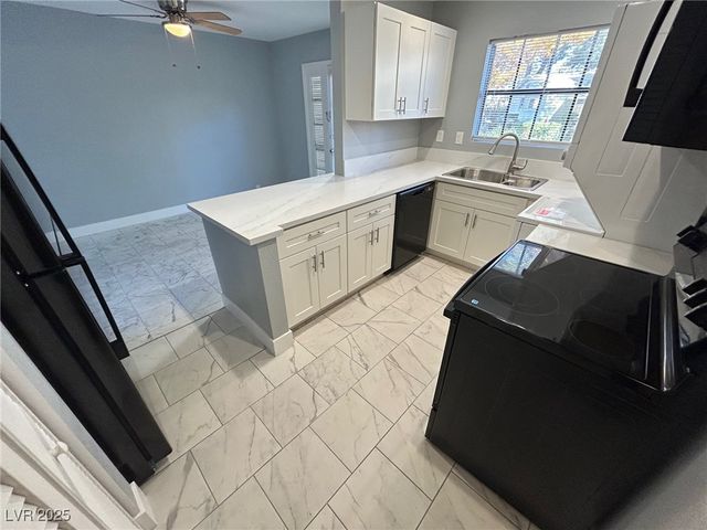 596 Tam O Shanter, Las Vegas, NV 89109