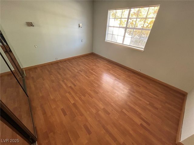 596 Tam O Shanter, Las Vegas, NV 89109