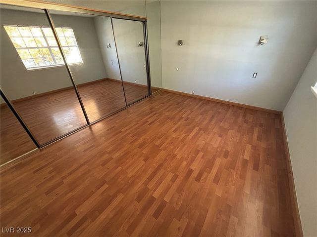 596 Tam O Shanter, Las Vegas, NV 89109