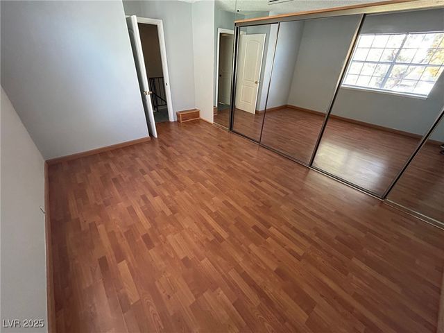 596 Tam O Shanter, Las Vegas, NV 89109